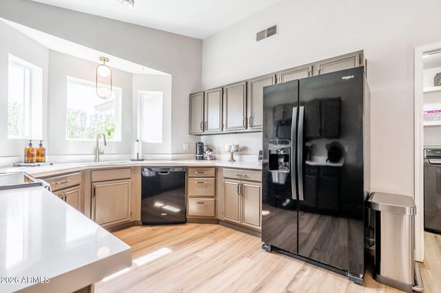 1404 E ROSEMONTE Drive, Phoenix, AZ 85024