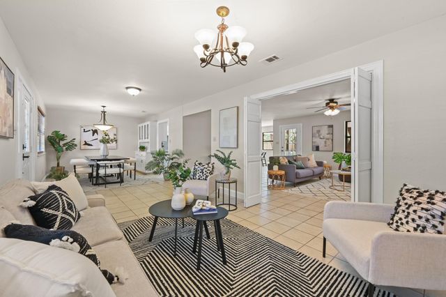 224 Maple DR, Mountain City, TX 78610