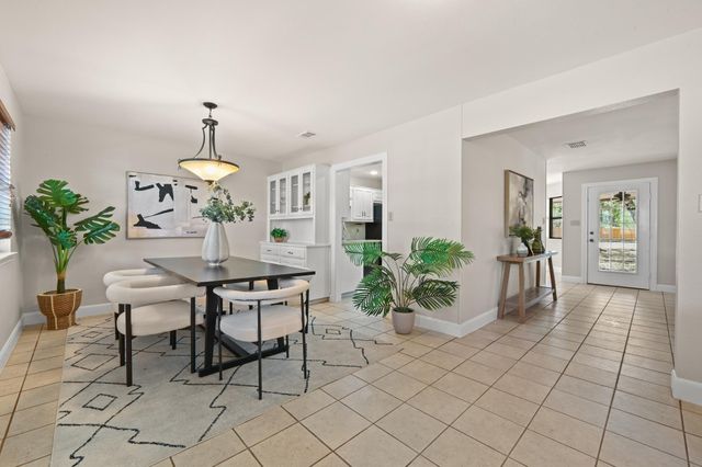 224 Maple DR, Mountain City, TX 78610