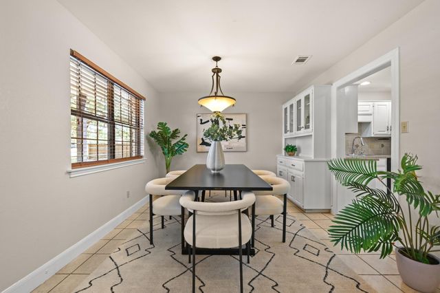 224 Maple DR, Mountain City, TX 78610