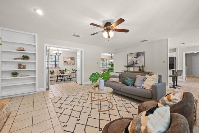 224 Maple DR, Mountain City, TX 78610