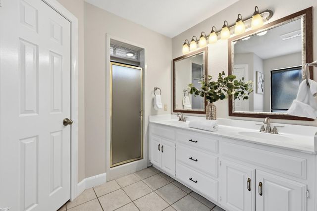 224 Maple DR, Mountain City, TX 78610