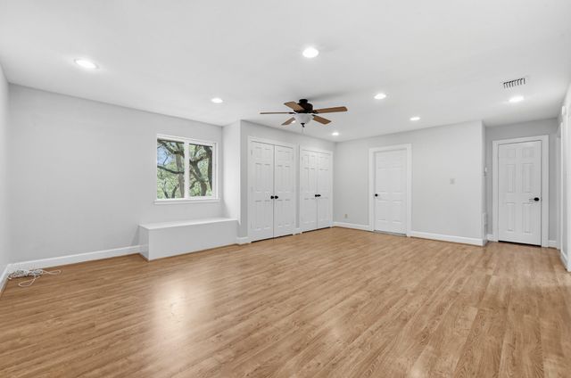 224 Maple DR, Mountain City, TX 78610