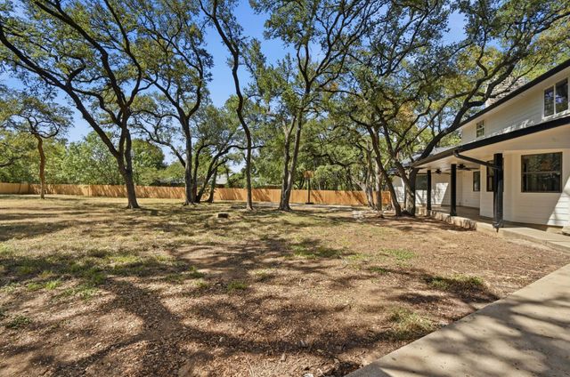 224 Maple DR, Mountain City, TX 78610