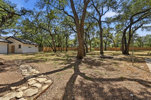 224 Maple DR, Mountain City, TX 78610