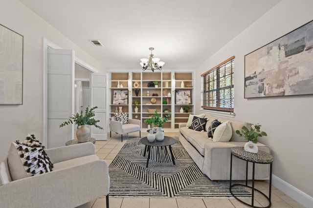 224 Maple DR, Mountain City, TX 78610