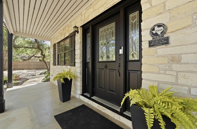 224 Maple DR, Mountain City, TX 78610