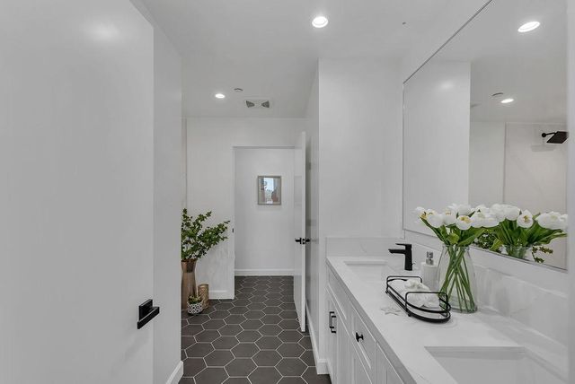 889 McLellan Drive 210, South San Francisco, CA 94080