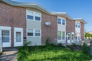 2059 Pine Street D, Des Plaines, IL 60018