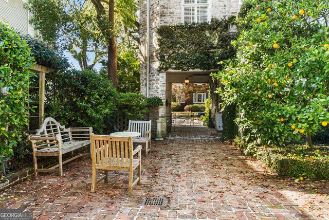 34 E 50th Street, Savannah, GA 31405