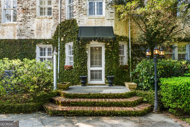 34 E 50th Street, Savannah, GA 31405