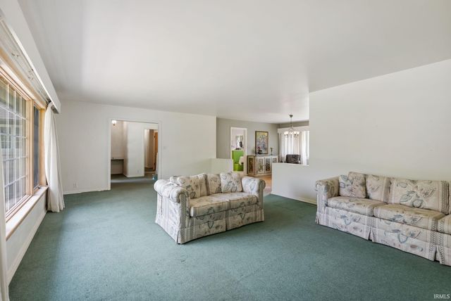 1502 Hawthorn Road, Fort Wayne, IN 46802