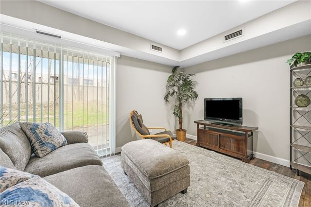 10364 Independence Drive 19C, North Royalton, OH 44133