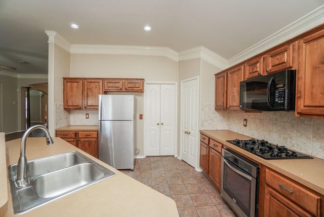 415 S Sterling Heights Lane, Houston, TX 77094