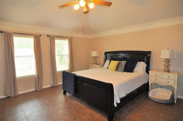 415 S Sterling Heights Lane, Houston, TX 77094