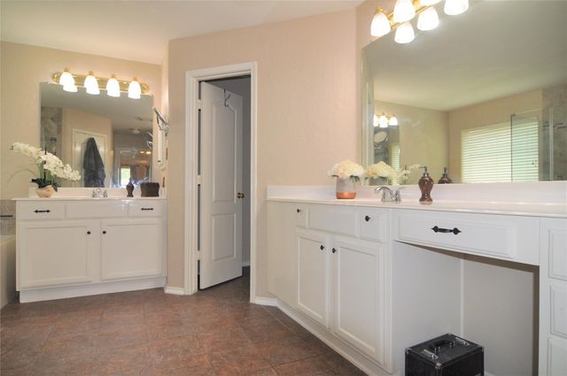 415 S Sterling Heights Lane, Houston, TX 77094