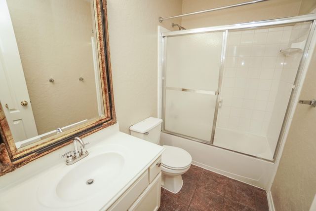 415 S Sterling Heights Lane, Houston, TX 77094