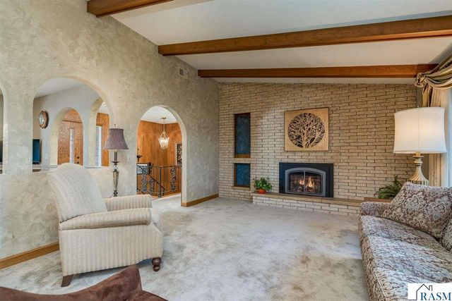 27 Capri Drive, Mankato, MN 56001