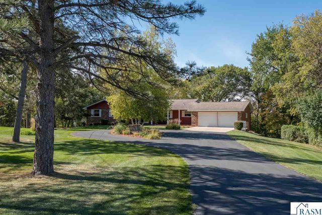 27 Capri Drive, Mankato, MN 56001