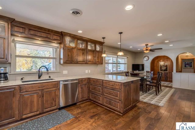 27 Capri Drive, Mankato, MN 56001