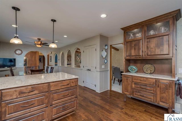 27 Capri Drive, Mankato, MN 56001