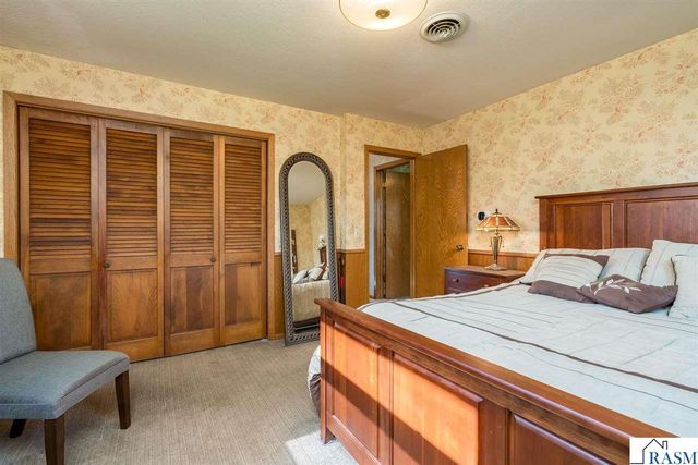 27 Capri Drive, Mankato, MN 56001