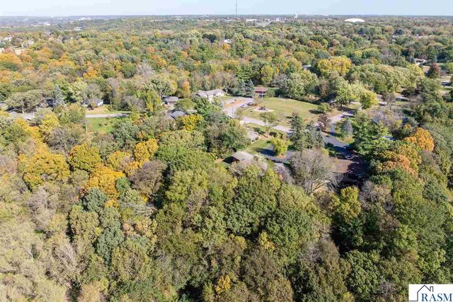 27 Capri Drive, Mankato, MN 56001