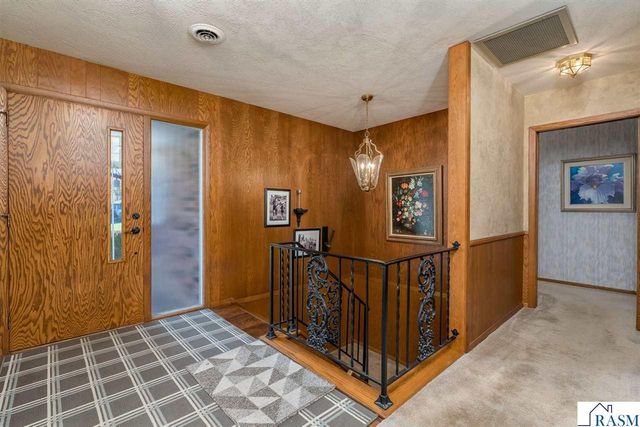 27 Capri Drive, Mankato, MN 56001