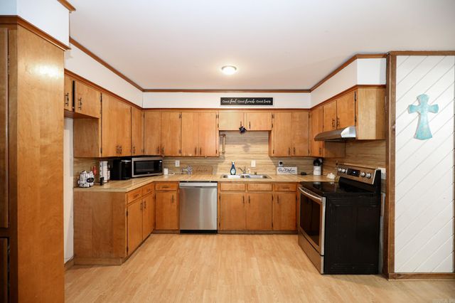 2215 GWIN LANE, Benton, AR 72019