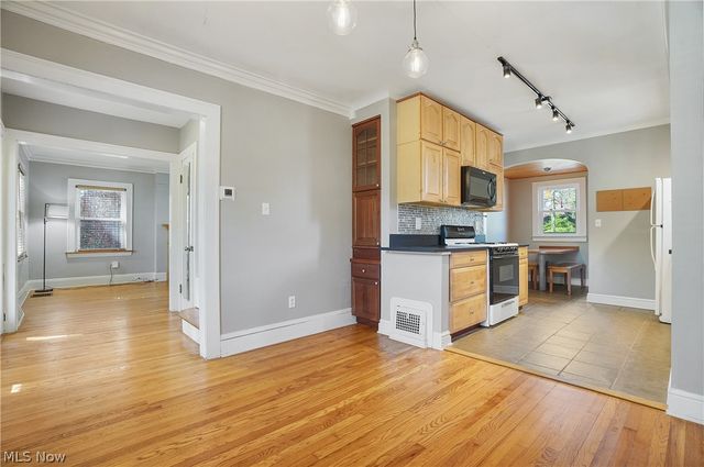 1620 Maple Road, Cleveland Heights, OH 44121