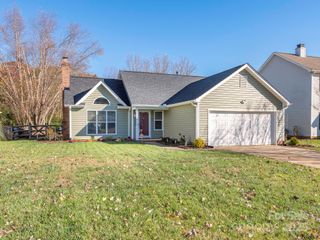 3930 Huntmeadow Drive, Charlotte, NC 28269