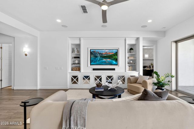 1880 E ASTER Place, Chandler, AZ 85286