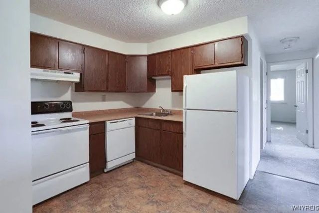 4369 Chestnut Ridge, Amherst, NY 14228