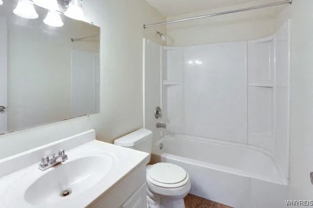 4369 Chestnut Ridge, Amherst, NY 14228