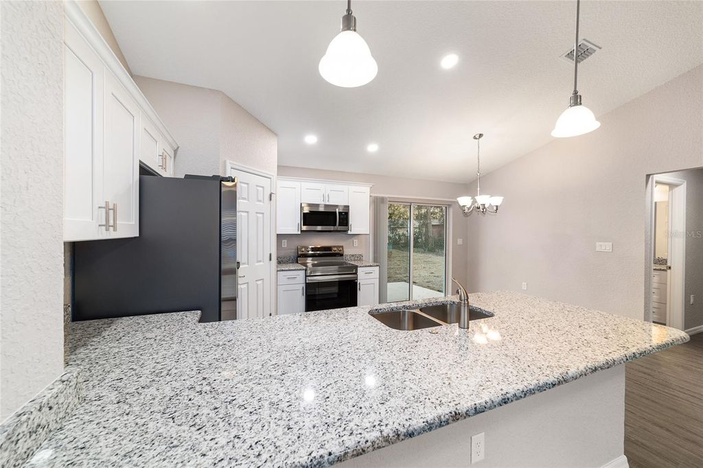 Image 18 of property listing at 14317 SE 27TH COURT, Summerfield, FL 34491