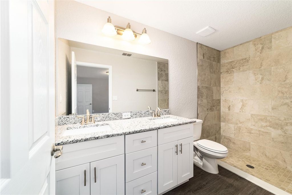 Image 26 of property listing at 14317 SE 27TH COURT, Summerfield, FL 34491