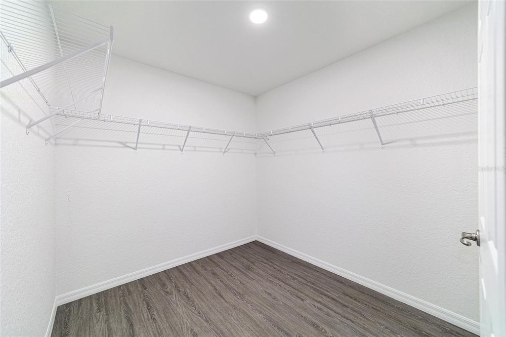 Image 27 of property listing at 14317 SE 27TH COURT, Summerfield, FL 34491