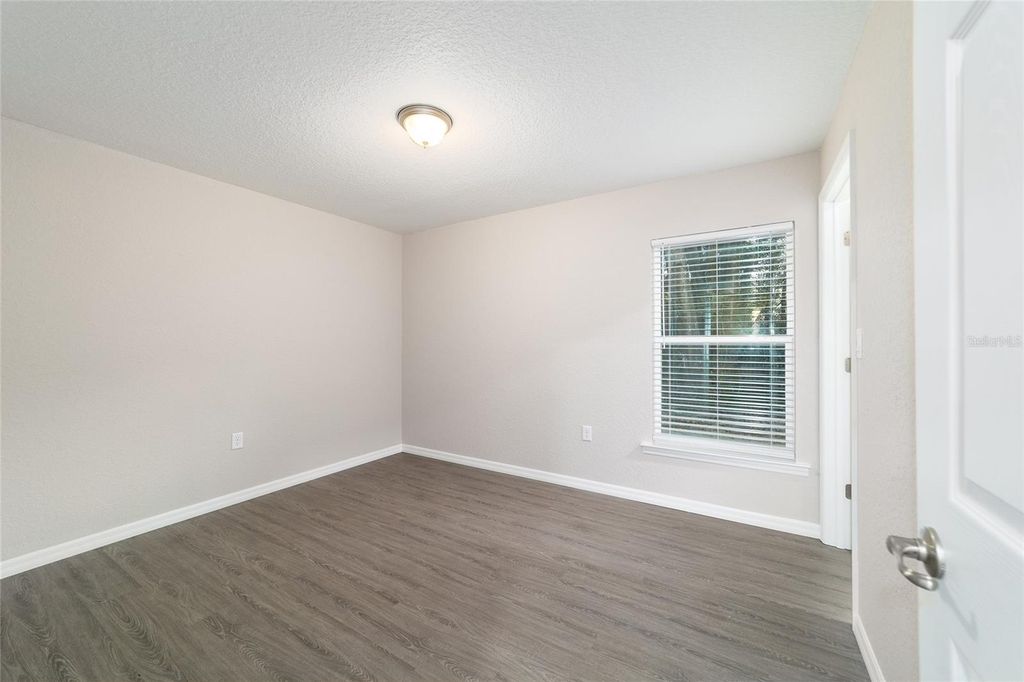 Image 32 of property listing at 14317 SE 27TH COURT, Summerfield, FL 34491