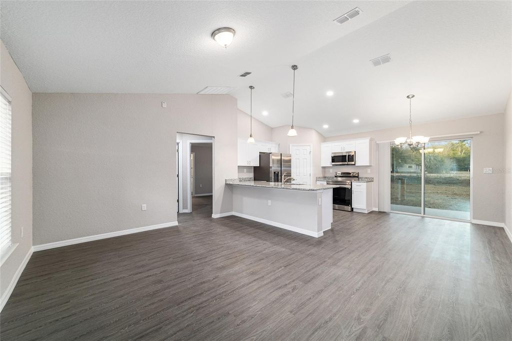 Image 6 of property listing at 14317 SE 27TH COURT, Summerfield, FL 34491