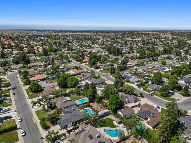 13305 Frenchglen Avenue, Bakersfield, CA 93314