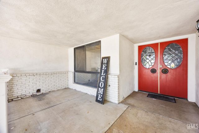 13305 Frenchglen Avenue, Bakersfield, CA 93314