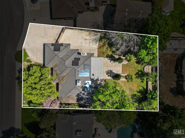 13305 Frenchglen Avenue, Bakersfield, CA 93314