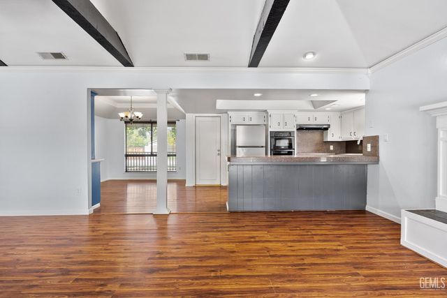 13305 Frenchglen Avenue, Bakersfield, CA 93314