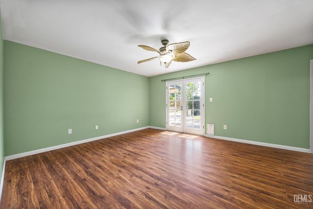 13305 Frenchglen Avenue, Bakersfield, CA 93314