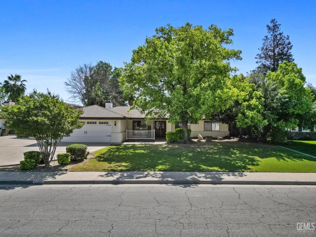 13305 Frenchglen Avenue, Bakersfield, CA 93314