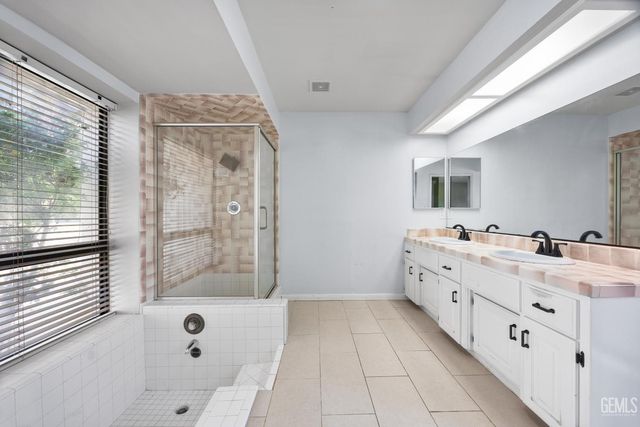 13305 Frenchglen Avenue, Bakersfield, CA 93314