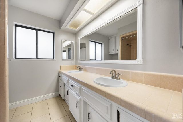 13305 Frenchglen Avenue, Bakersfield, CA 93314