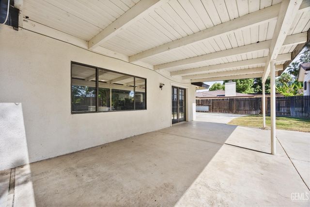 13305 Frenchglen Avenue, Bakersfield, CA 93314