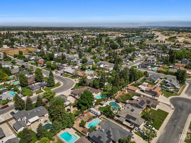 13305 Frenchglen Avenue, Bakersfield, CA 93314