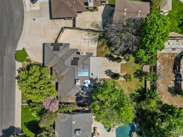 13305 Frenchglen Avenue, Bakersfield, CA 93314